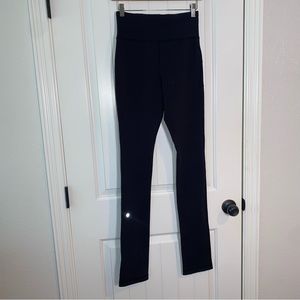 Lululemon Athletica womens black yoga pants with pockets and drawstring